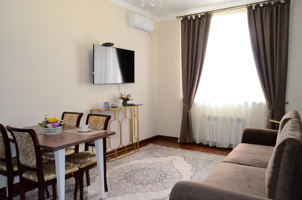 Golden Park Hotel Pavlodar Exterior foto