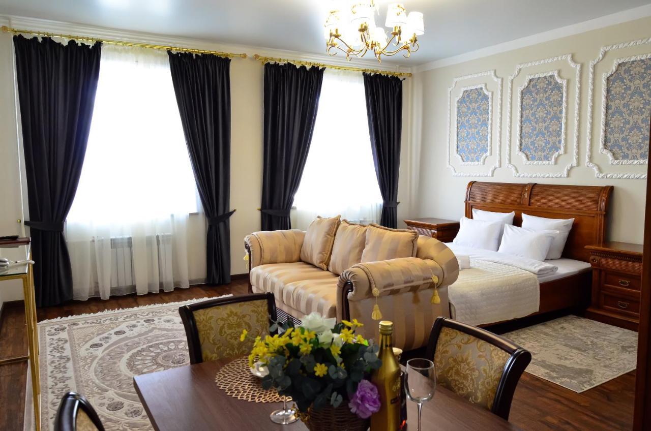 Golden Park Hotel Pavlodar Exterior foto